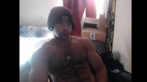 izak144 online show from 10-17-25, 04:42