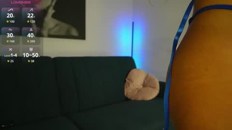 izy bellee online show from 11-04-25, 10:42