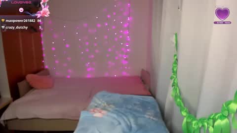 Snapshot of izzyholly chatting on 04-23-26, 12:29 K A T E I have great pvt hot shows with dildos shows in pantyhose I love to squirt fabulously online show from 04-23-26, 12:29