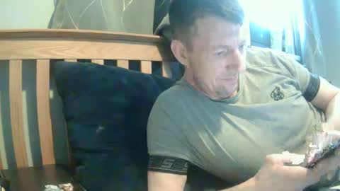 Snapshot of j281133 chatting on 03-12-25, 03:18 Big 8 online show from 03-12-25, 03:18