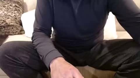 Snapshot of j335129 chatting on 12-16-25, 02:05 James online show from 12-16-25, 02:05