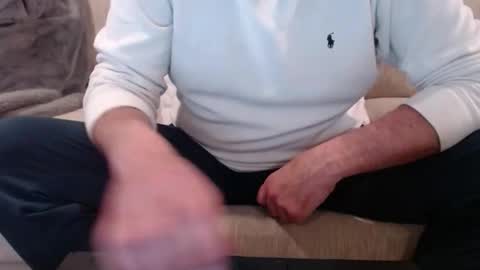 Snapshot of j335129 chatting on 03-03-26, 05:52 James online show from 03-03-26, 05:52