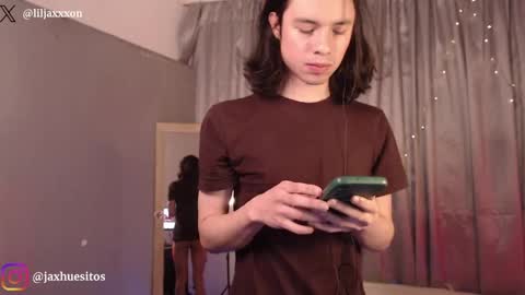 Hey im Jaxxxon check my info     online show from 05-01-26, 01:26