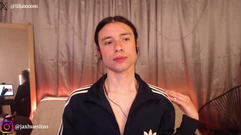 Hey im Jaxxxon check my info     online show from 06-06-26, 12:10