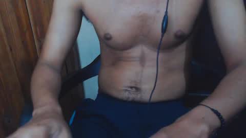 Snapshot of j_castello chatting on 01-22-25, 06:20 J online show from 01-22-25, 06:20