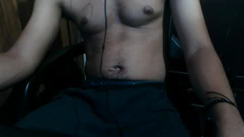 Snapshot of j_castello chatting on 05-03-26, 01:33 J online show from 05-03-26, 01:33