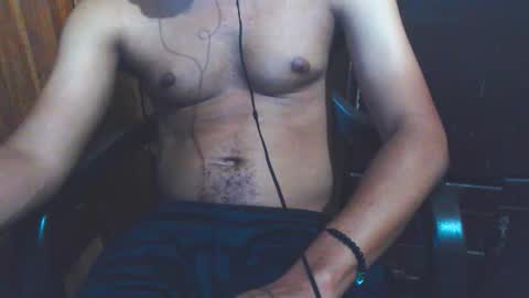 Snapshot of j_castello chatting on 05-09-26, 04:39 J online show from 05-09-26, 04:39
