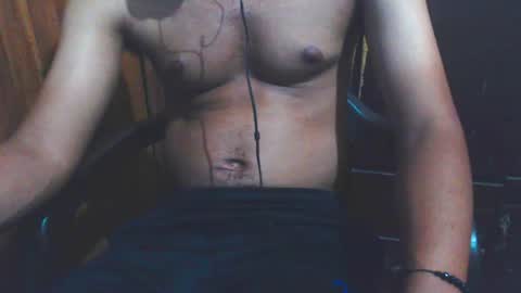 Snapshot of j_castello chatting on 05-10-26, 01:11 J online show from 05-10-26, 01:11