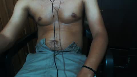 Snapshot of j_castello chatting on 05-18-26, 01:13 J online show from 05-18-26, 01:13