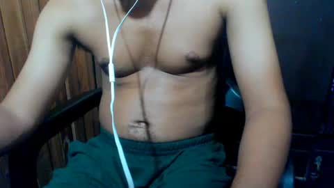 Snapshot of j_castello chatting on 07-11-26, 05:43 J online show from 07-11-26, 05:43