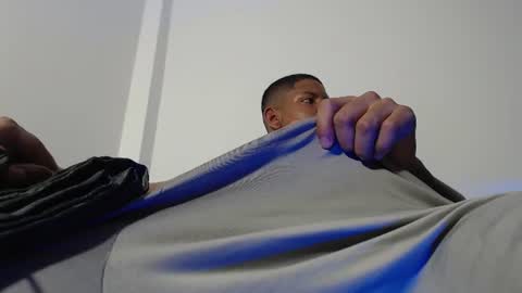 Snapshot of j_erick_ chatting on 06-11-26, 12:32 j_erick_ online show from 06-11-26, 12:32