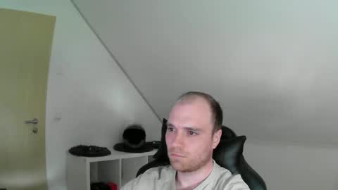 here4y online show from 04-04-26, 02:25