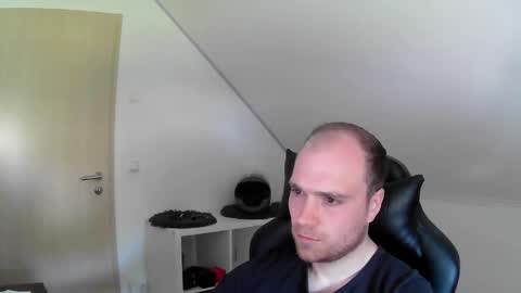 here4y online show from 04-08-26, 08:47