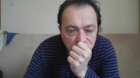 Snapshot of ja424387 chatting on 11-30-25, 11:03 Tomek online show from 11-30-25, 11:03