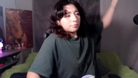 Snapshot of jaadee18 chatting on 09-12-25, 05:07 jade 18 online show from 09-12-25, 05:07