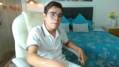 Snapshot of jack__thomas chatting on 06-17-26, 01:45 JACK TOMAS online show from 06-17-26, 01:45