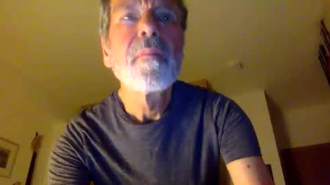 Snapshot of jack_fountain chatting on 12-14-25, 01:00 Jack online show from 12-14-25, 01:00