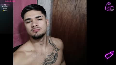 Snapshot of jack_hills2 chatting on 06-18-26, 01:04 online show from 06-18-26, 01:04