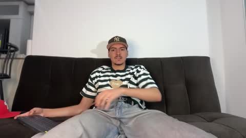 INDEPENDENT MODEL online show from 11-03-25, 05:09