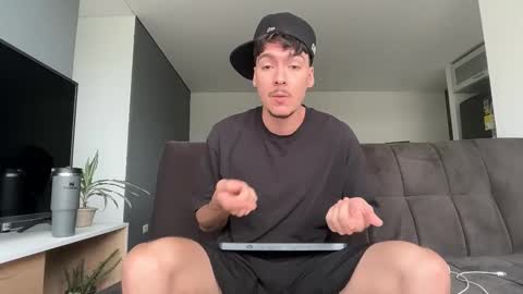 INDEPENDENT MODEL online show from 11-22-25, 03:55