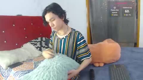 Laick online show from 11-30-25, 03:32