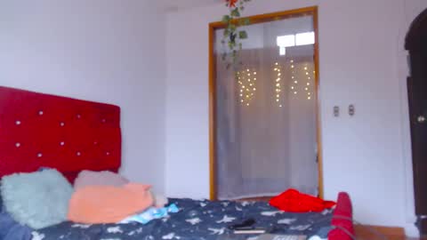 Snapshot of jack_s21 chatting on 03-10-26, 10:15 Laick online show from 03-10-26, 10:15