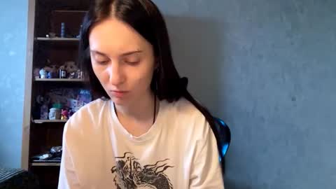 Snapshot of jackelineboldon chatting on 11-23-25, 06:46 Alice online show from 11-23-25, 06:46