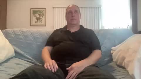 Snapshot of jackinhippie124 chatting on 10-28-25, 02:48 FunGuyTime online show from 10-28-25, 02:48