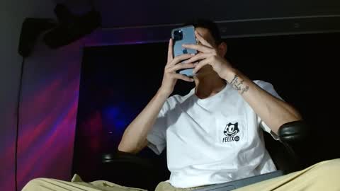 Snapshot of jackk_ho chatting on 01-14-25, 02:19 Jack online show from 01-14-25, 02:19