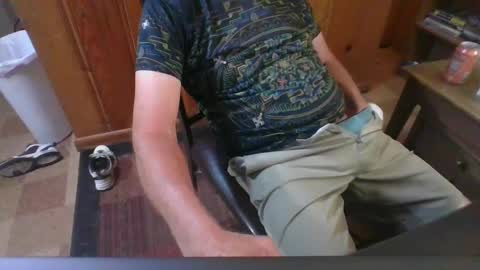 Snapshot of jackoak69 chatting on 09-15-25, 01:27 jackoak69 online show from 09-15-25, 01:27