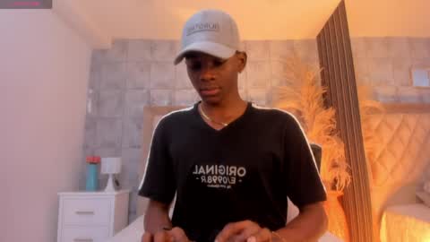 Snapshot of jacksonmuller_ chatting on 05-08-26, 01:38 Jackson online show from 05-08-26, 01:38