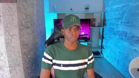 Snapshot of jacksonmuller_ chatting on 05-11-26, 01:17 Jackson online show from 05-11-26, 01:17