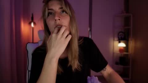 Linda Sofia help me get to 100 thumbs up online show from 03-07-26, 01:13