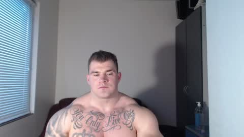 Snapshot of jackyhuge chatting on 01-05-25, 01:04 Jacky online show from 01-05-25, 01:04