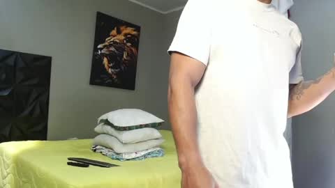 Snapshot of jacob_beckett chatting on 05-12-26, 12:13 Jacob online show from 05-12-26, 12:13