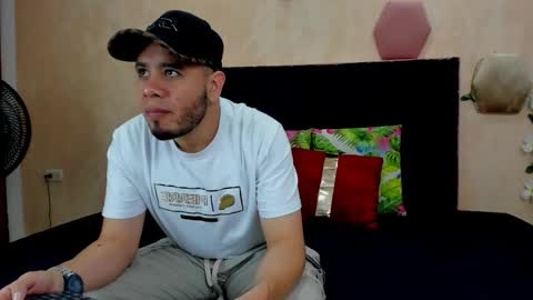 Snapshot of jacob_lewitt chatting on 01-06-25, 08:28 Jacob online show from 01-06-25, 08:28