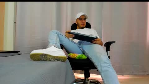 Snapshot of jacob_lewitt chatting on 01-29-25, 08:14 Jacob online show from 01-29-25, 08:14