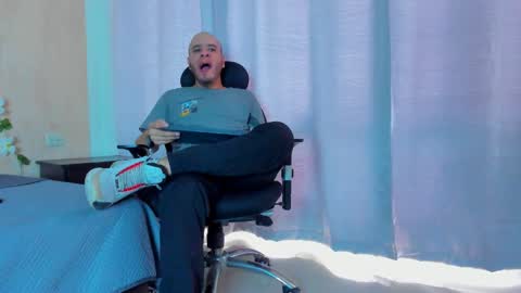 Snapshot of jacob_lewitt chatting on 02-03-25, 07:21 Jacob online show from 02-03-25, 07:21