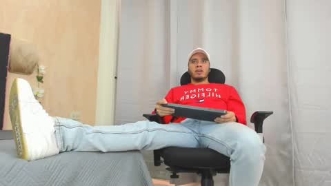 Snapshot of jacob_lewitt chatting on 02-05-25, 07:53 Jacob online show from 02-05-25, 07:53