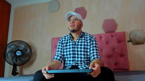 Snapshot of jacob_lewitt chatting on 02-08-25, 07:05 Jacob online show from 02-08-25, 07:05