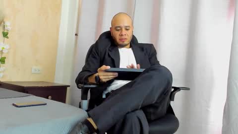 Snapshot of jacob_lewitt chatting on 02-10-25, 07:49 Jacob online show from 02-10-25, 07:49