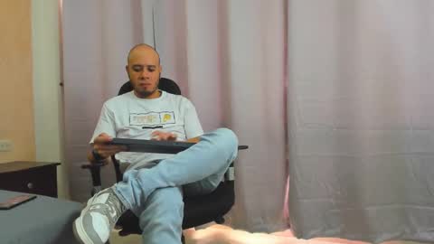 Snapshot of jacob_lewitt chatting on 02-11-25, 07:16 Jacob online show from 02-11-25, 07:16