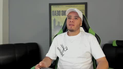 Snapshot of jacob_lewitt chatting on 02-18-25, 05:10 Jacob online show from 02-18-25, 05:10