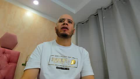 Snapshot of jacob_lewitt chatting on 02-20-25, 12:41 Jacob online show from 02-20-25, 12:41