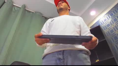 Snapshot of jacob_lewitt chatting on 02-21-25, 02:28 Jacob online show from 02-21-25, 02:28