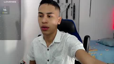 Snapshot of jacob_wolf_xxx chatting on 09-21-25, 04:25 jacob online show from 09-21-25, 04:25