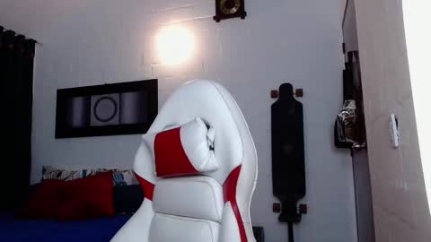 Snapshot of jacob_zane1 chatting on 02-04-25, 02:07 Michael Caicedo online show from 02-04-25, 02:07