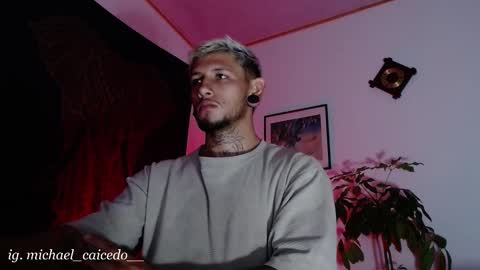 Snapshot of jacob_zane1 chatting on 09-28-25, 03:45 Michael Caicedo online show from 09-28-25, 03:45