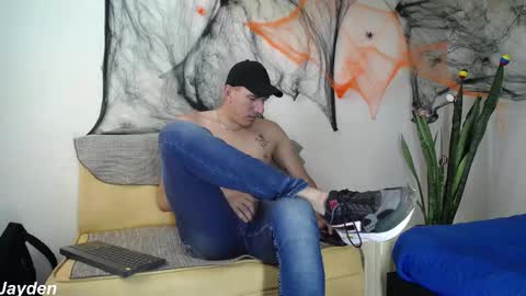 Jacob And Jayden online show from 10-31-25, 07:37