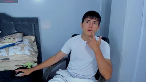 Snapshot of jacobb_lee chatting on 12-02-25, 08:48 Jacob Lee online show from 12-02-25, 08:48